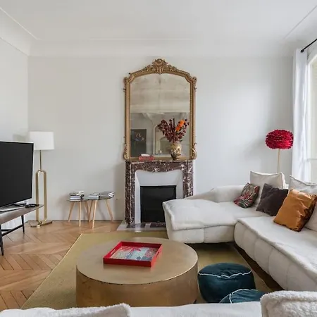 Haussmannien De Grand Luxe Appartement
