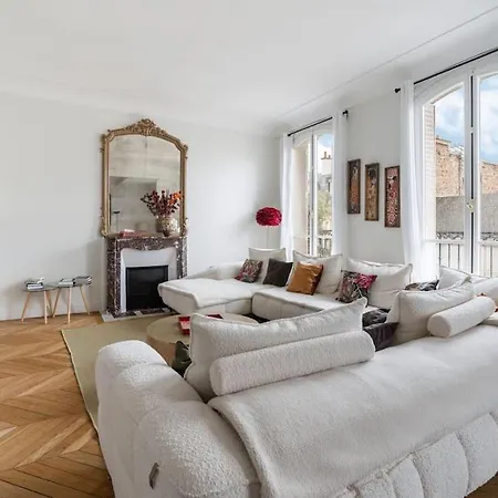 Haussmannien De Grand Luxe Appartement